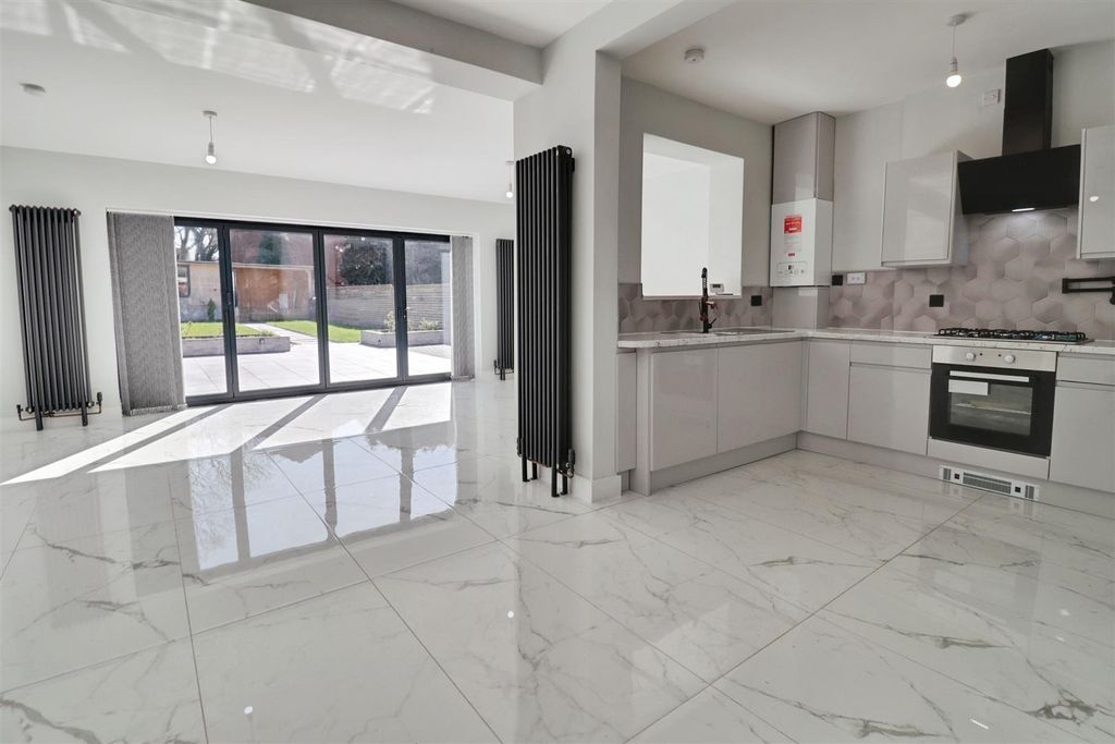 Additional image 4 of 4 bed semi-detached house for saleLower Milehouse Lane, Newcastle ST5