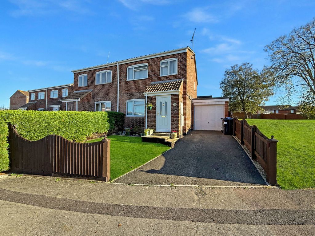 3 bed semi-detached house for saleBarnes Wallis Close, Bowerhill, Melksham SN12