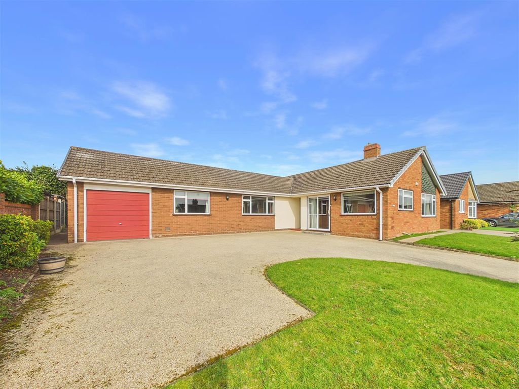 3 bed detached house for saleMavesyn Close, Hill Ridware, Rugeley WS15