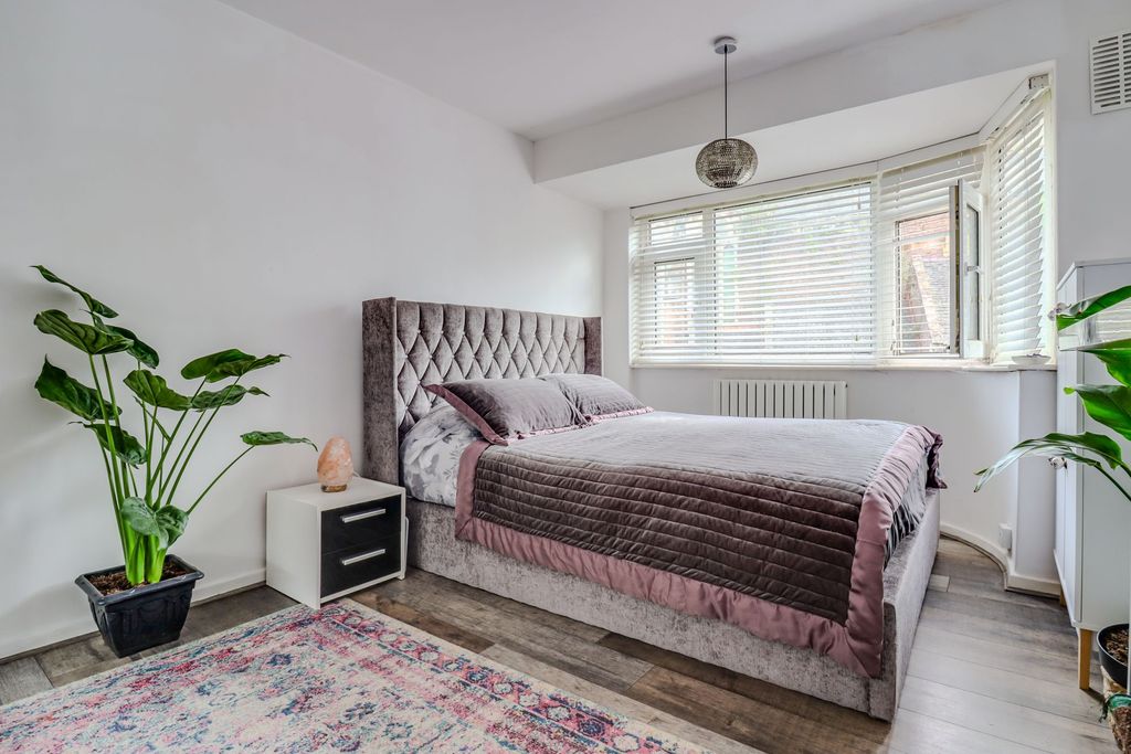 Additional image 3 of 3 bed semi-detached house for saleGlenfield Road, Leicester LE3