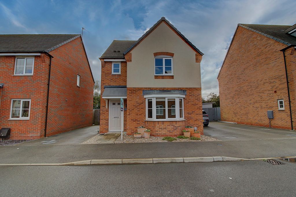 3 bed detached house for saleSlate Drive, Burbage LE10