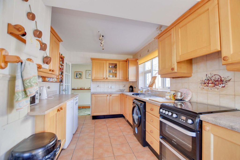 Additional image 6 of 2 bed semi-detached bungalow for saleDorset Avenue, South Wigston, Leicester LE18