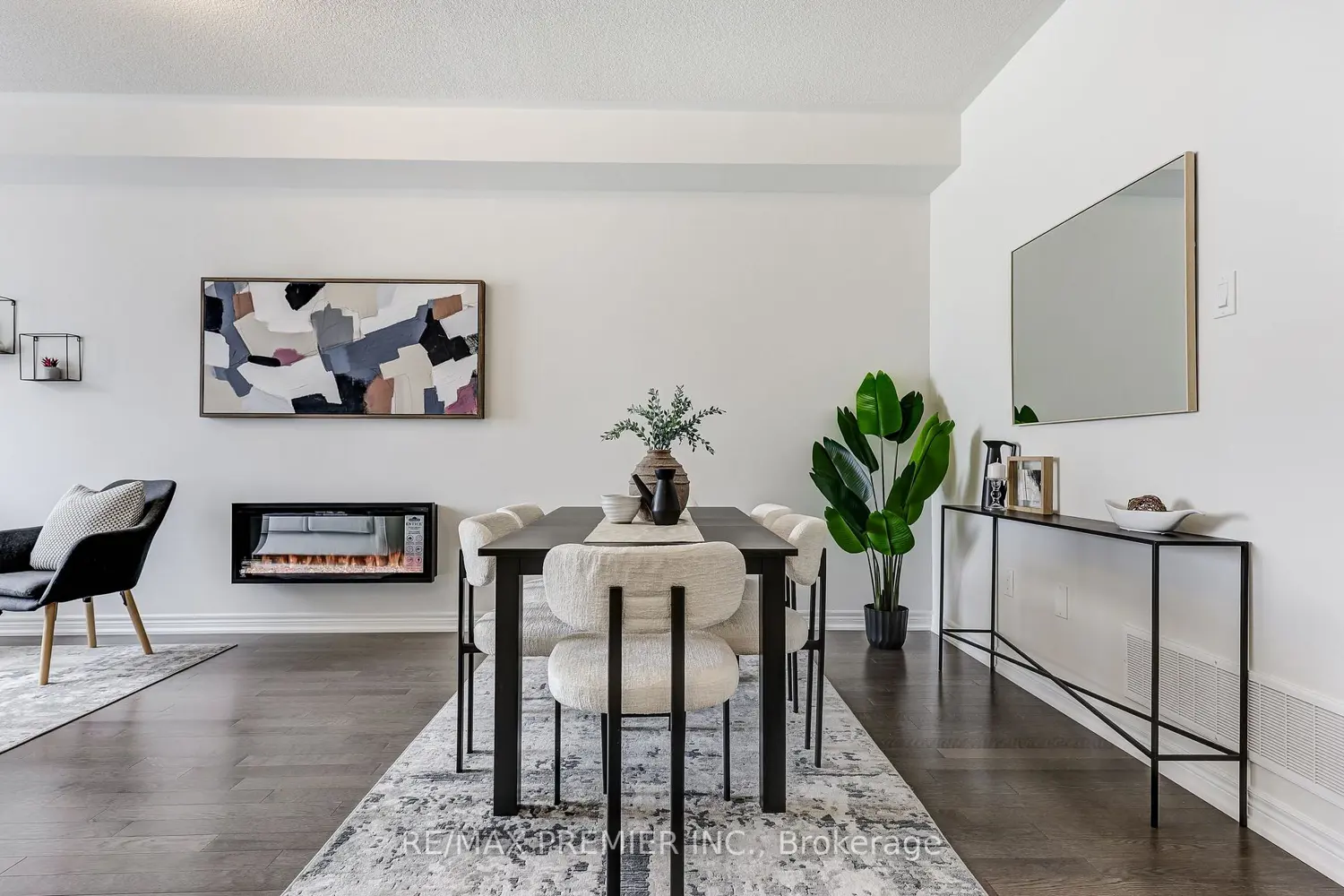 2968 Peter Matthews Drive Nova Model photo 4