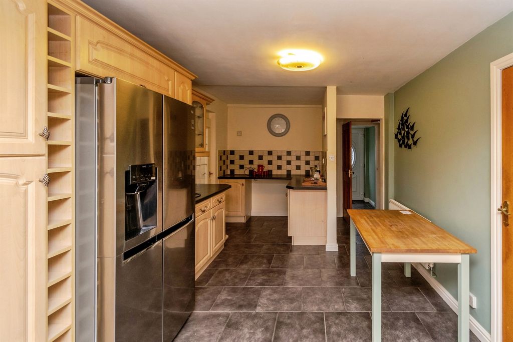 Additional image 4 of 4 bed semi-detached house for saleWestminster Road, Cannock WS11