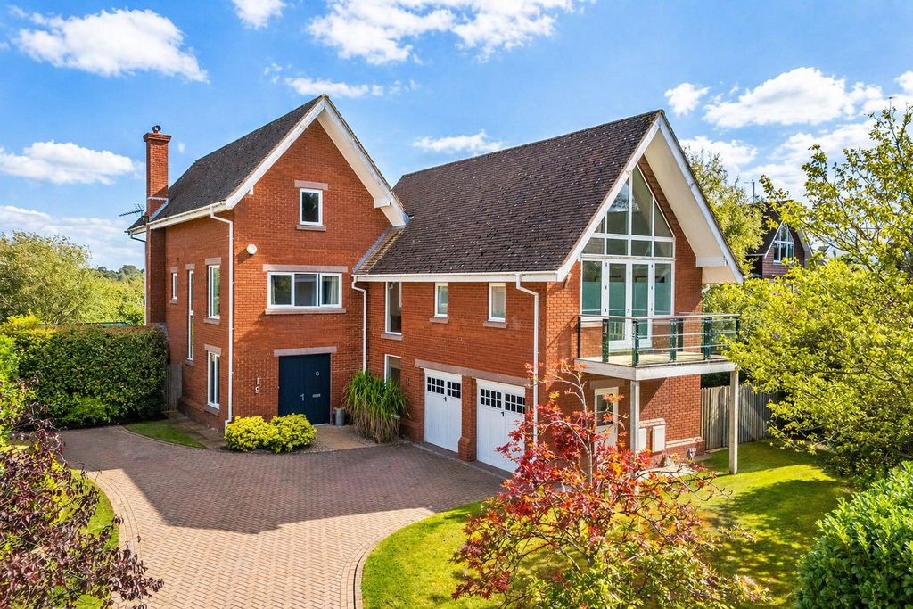 5 bed detached house for saleFreshwater Drive, Weston, Cheshire CW2
