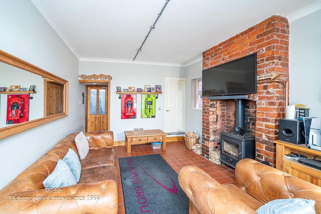 Additional image 2 of 4 bed semi-detached house for saleCoppice Lane, Cheslyn Hay, Walsall WS6