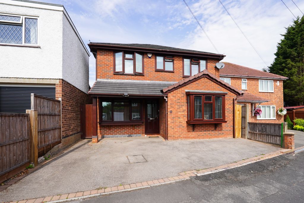 4 bed detached house for saleHighfield Crescent, Wigston, Leicestershire LE18