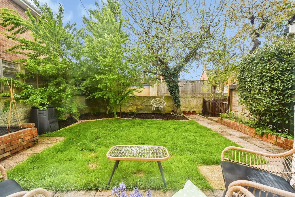 Additional image 4 of 2 bed cottage for saleBulford Road, Durrington, Salisbury SP4