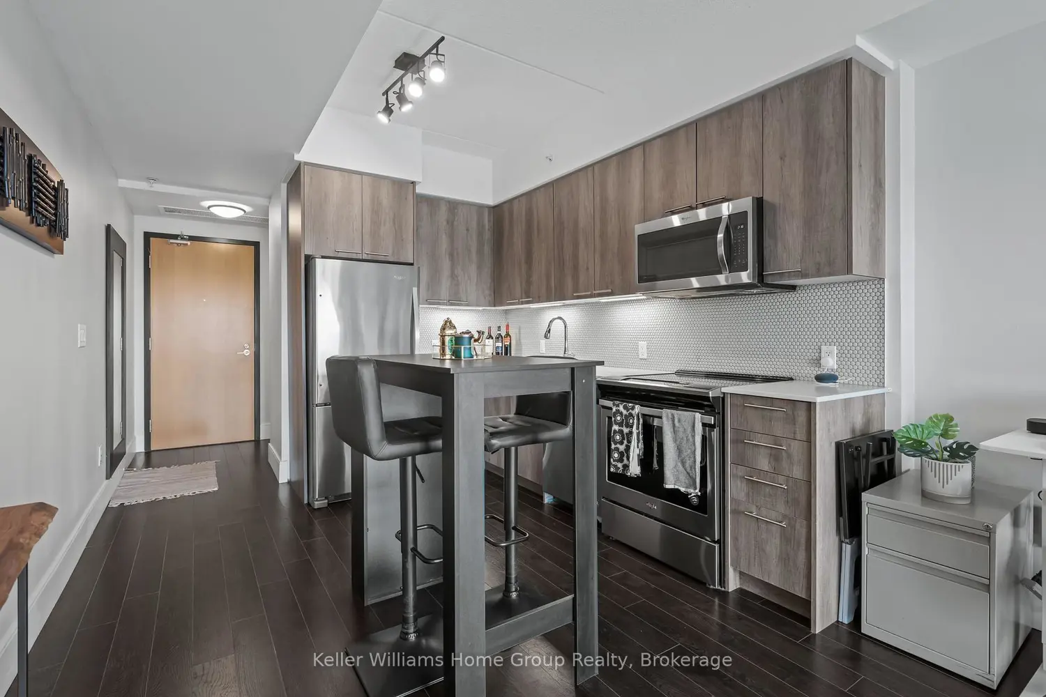 Additional image 9 of 15 Prince Albert Boulevard 503