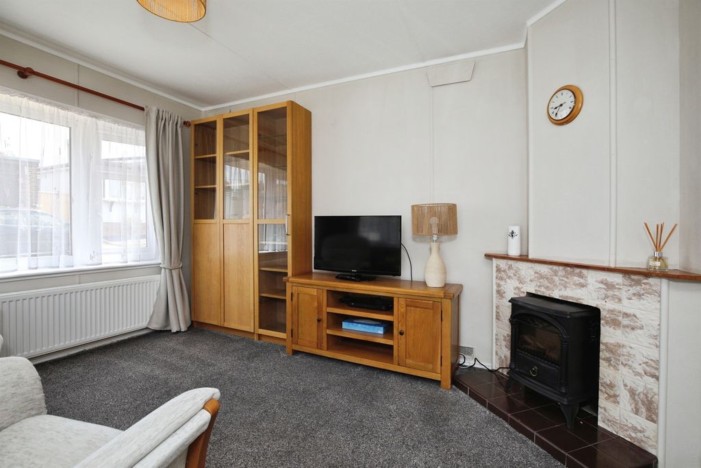 Additional image 2 of 1 bed mobile/park home for saleHolders Road, Amesbury, Salisbury SP4