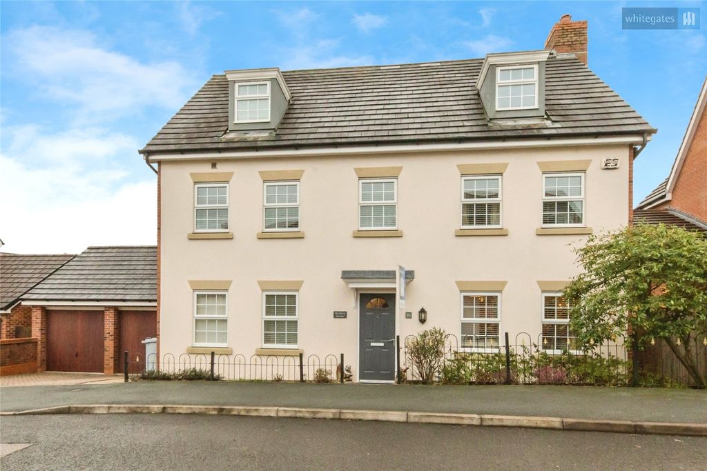 5 bed detached house for saleSt. Augustines Drive, Weston, Crewe, Cheshire CW2