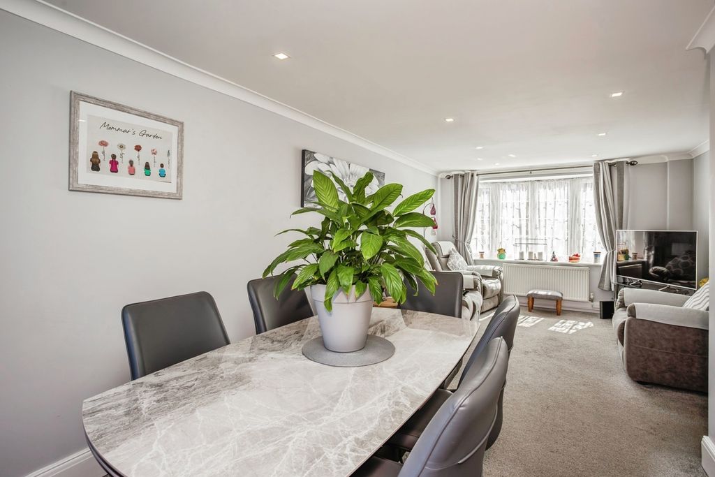 Additional image 7 of 3 bed semi-detached house for saleFrancis Drive, Loughborough, Leicestershire LE11
