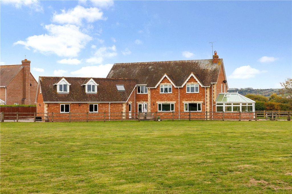 Additional image 26 of 6 bed detached house for saleThe Barton, Clyffe Pypard, Swindon, Wiltshire SN4
