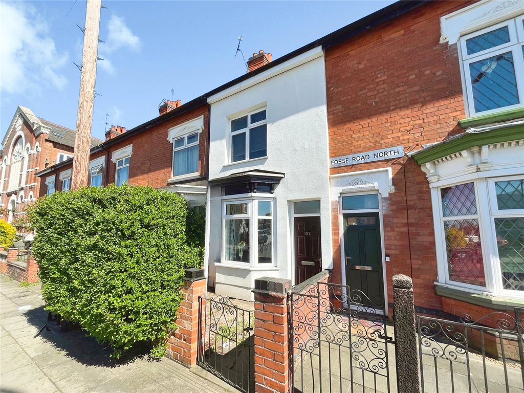 2 bed terraced house for saleFosse Road North, Leicester, Leicestershire LE3