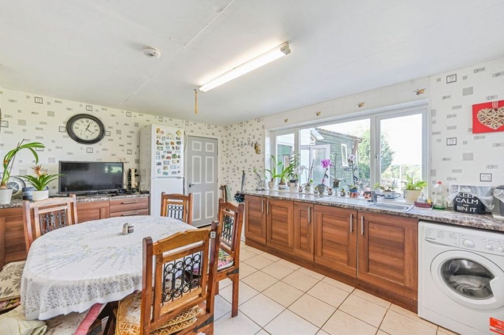 Additional image 7 of 4 bed semi-detached house for saleLeaside Avenue, Rugeley WS15
