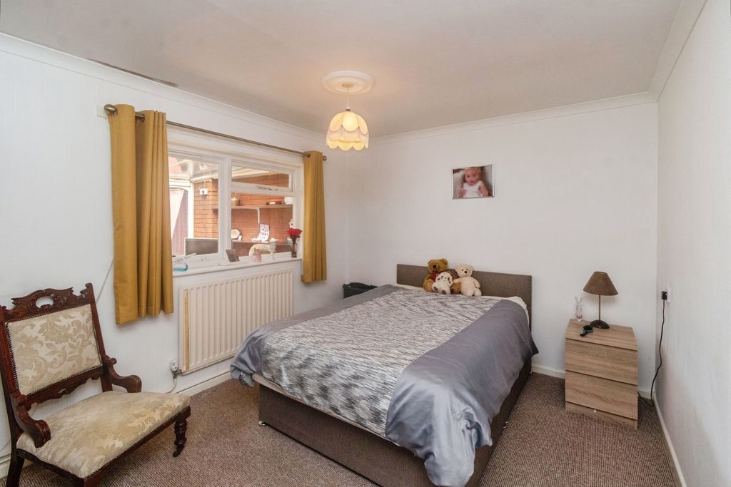 Additional image 10 of 3 bed bungalow for saleWeston Drive, Cheslyn Hay, Walsall WS6