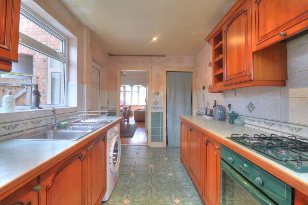 Additional image 9 of 3 bed town house for saleHuntingdon Road, Leicester LE4