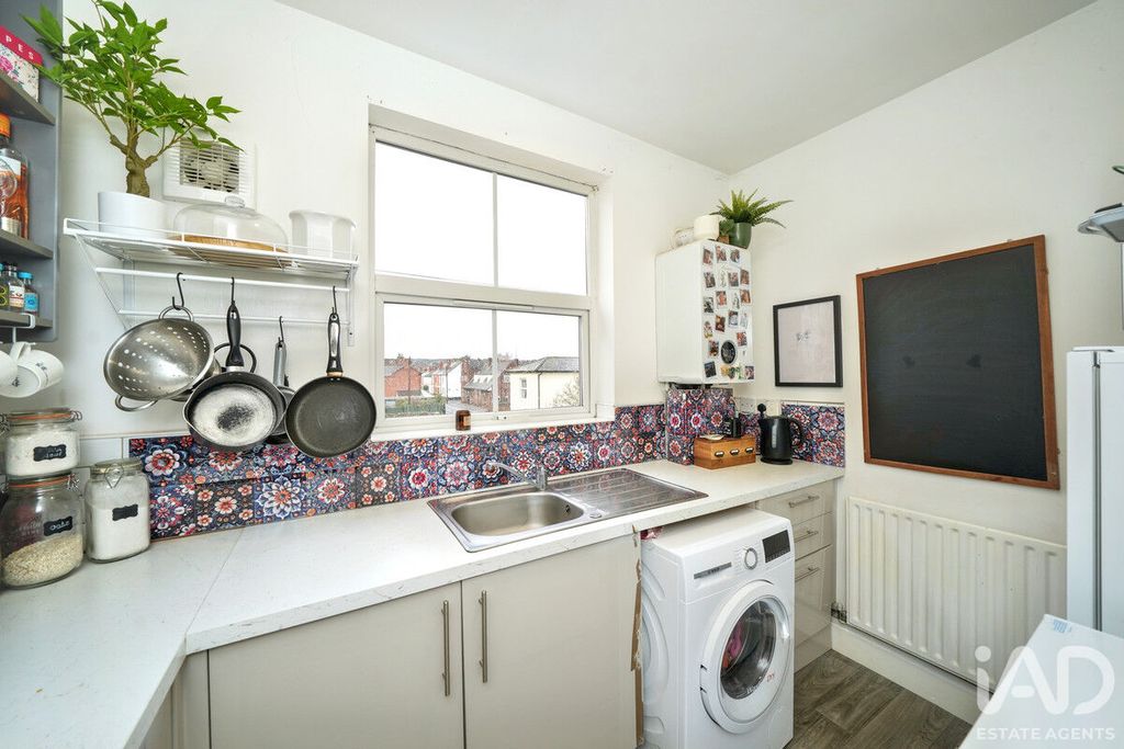 Additional image 4 of 1 bed flat for saleWestern Road, Stourbridge DY8