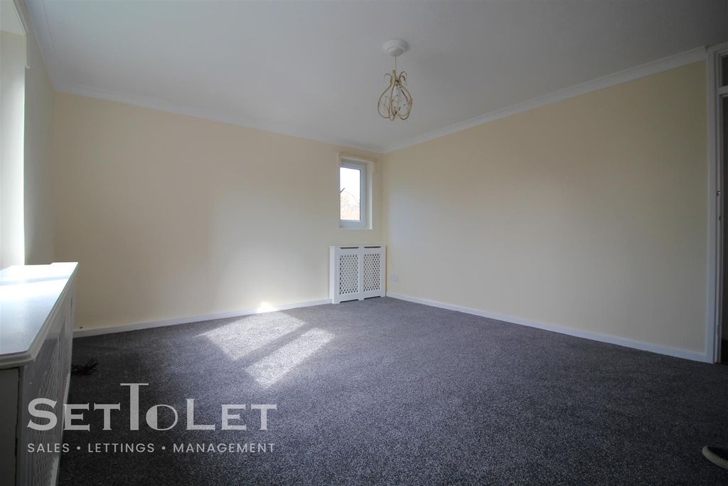 Additional image 4 of 2 bed flat for saleLyndhurst Court, London Road, Stoneygate, Leicester LE2