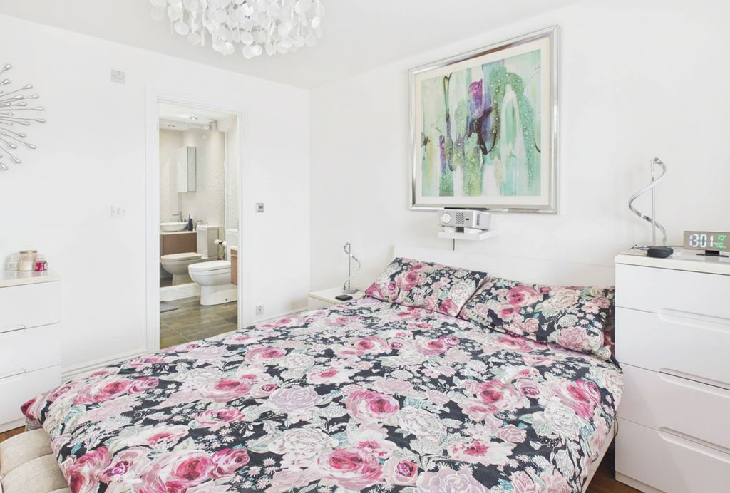 Additional image 20 of 5 bed town house for saleBarlow Avenue, Glascote, Tamworth B77