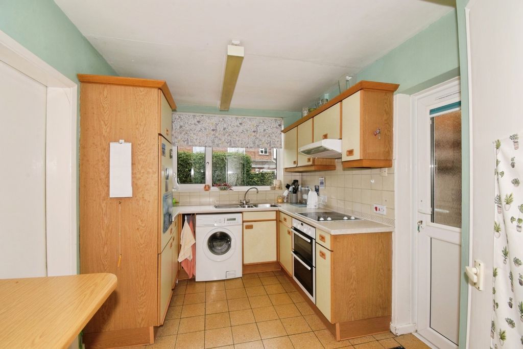 Additional image 6 of 3 bed semi-detached house for saleHighgate Avenue, Birstall, Leicester, Leicestershire LE4