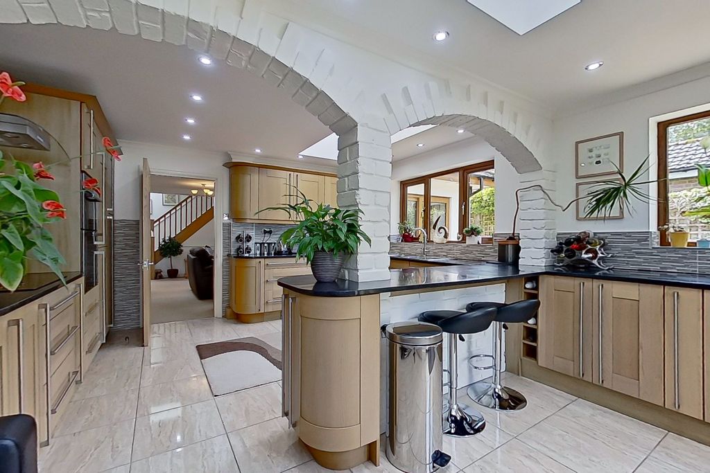 Additional image 7 of 4 bed detached bungalow for saleEdge Hill Road, Four Oaks, Sutton Coldfield B74