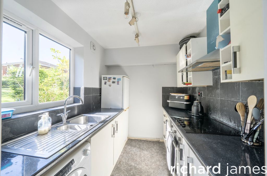 Additional image 3 of 2 bed flat for saleThe Birches, Marlborough Road, Old Town SN3