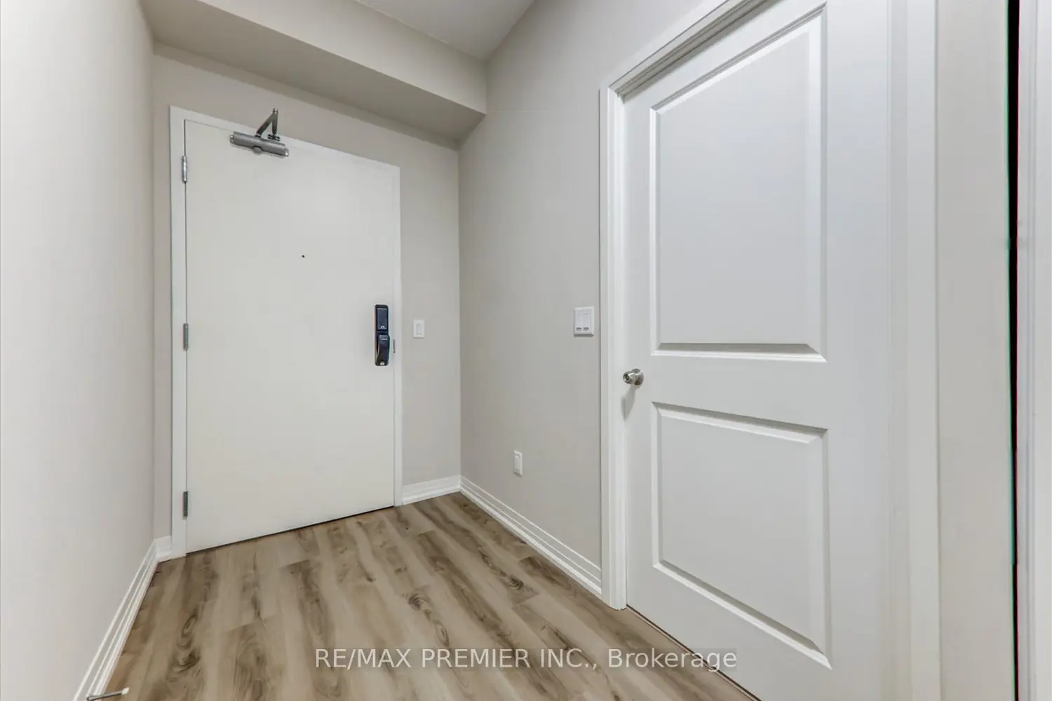 Additional image 7 of 50 Herrick Avenue Lp-17