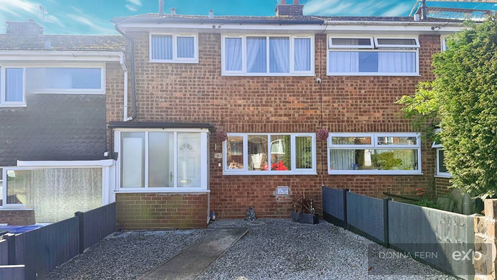 3 bed town house for saleNewmount Road, Fenpark, Stoke-On-Trent ST4