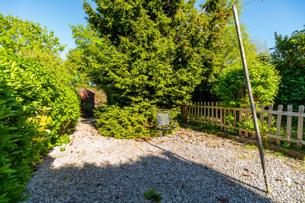 Additional image 13 of 5 bed terraced house for saleTamworth Road, Two Gates, Tamworth B77