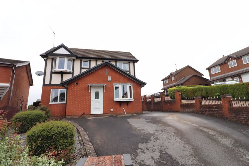 3 bed detached house for saleWoodhall Road, Kidsgrove, Stoke-On-Trent ST7