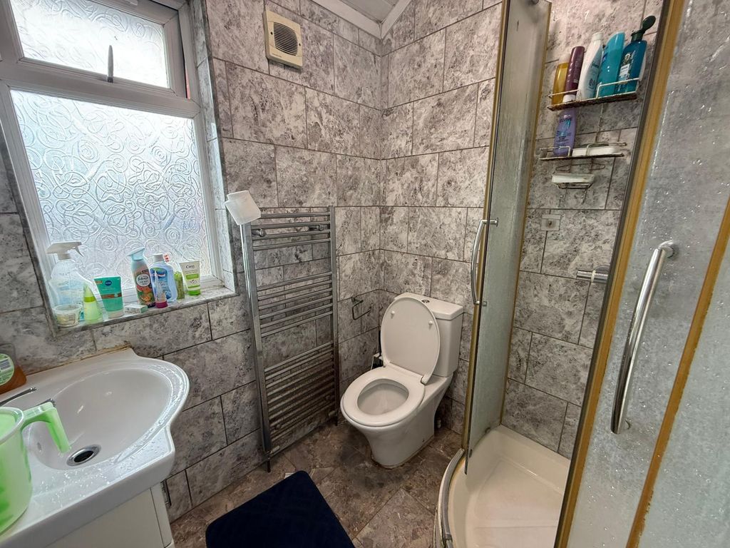 Additional image 13 of 3 bed semi-detached house for saleSt. Ives Road, Leicester LE4