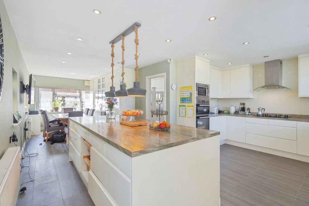 Additional image 5 of 4 bed semi-detached house for saleWestleigh Avenue, Leicester LE3