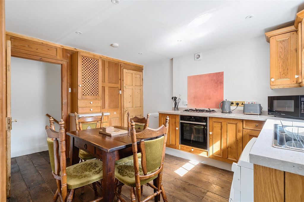 3 bed detached house for saleDevizes Road, Box, Corsham SN13 photo 4