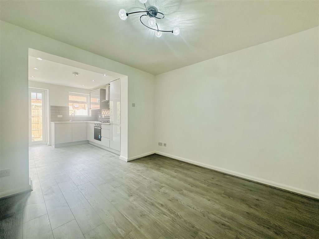 Additional image 3 of 4 bed semi-detached house for saleOliver Road, Northfields, Leicester LE4