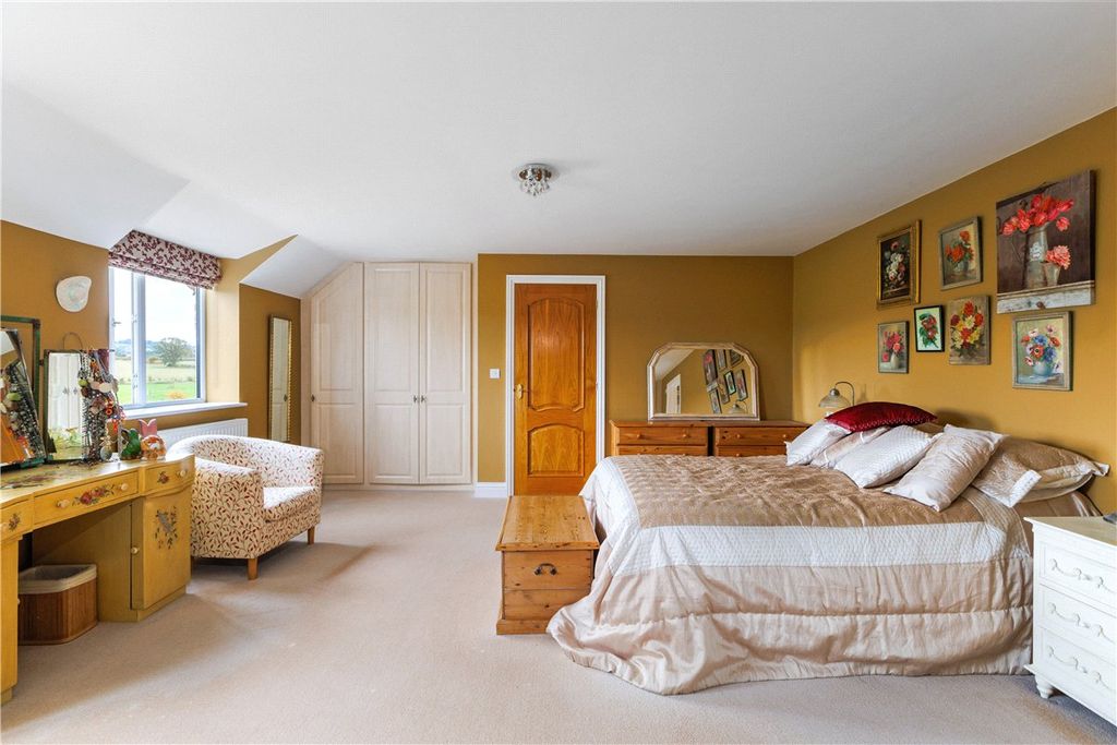 Additional image 19 of 6 bed detached house for saleThe Barton, Clyffe Pypard, Swindon, Wiltshire SN4
