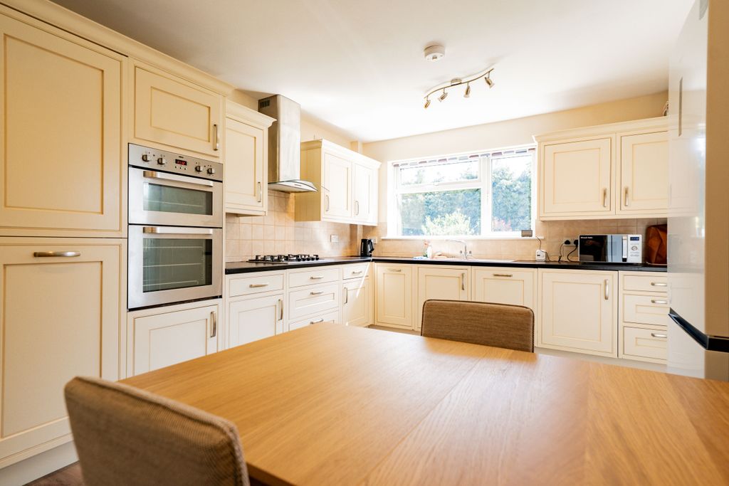 Additional image 3 of 2 bed detached bungalow for saleCedar Close, Glenfield, Leicester, Leicestershire LE3