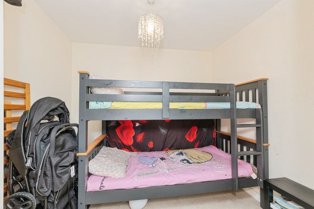 1 bed flat for salePavilion Close, Leicester LE2 photo 5