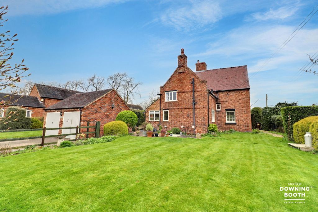 4 bed detached house for saleTown End Farm House, Lichfield Road, Abbots Bromley WS15