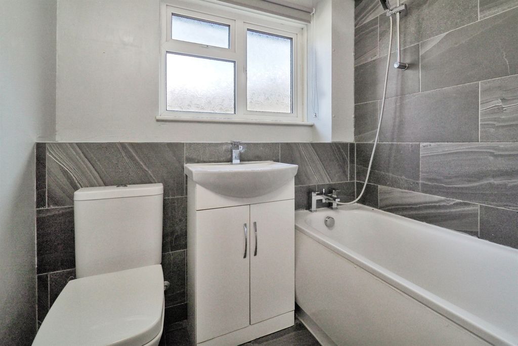 Additional image 3 of 1 bed semi-detached house for saleAvon Drive, Alderbury, Salisbury SP5