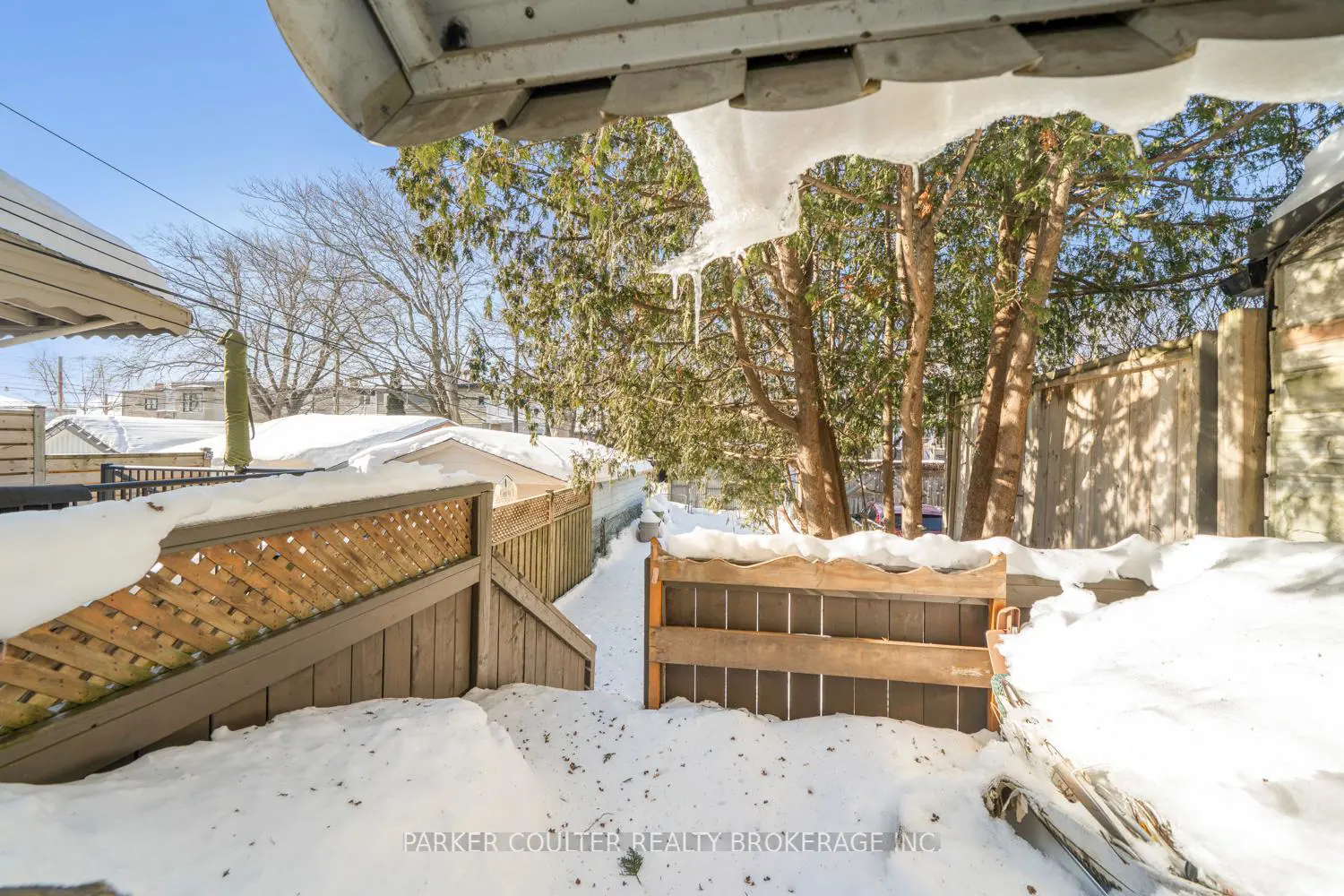 Additional image 17 of 26 Larchmount Avenue