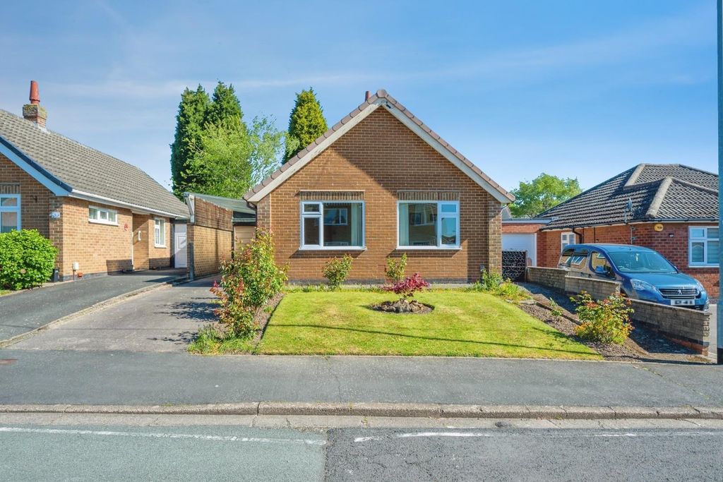 3 bed detached bungalow for saleStephenson Close, Glascote, Tamworth B77