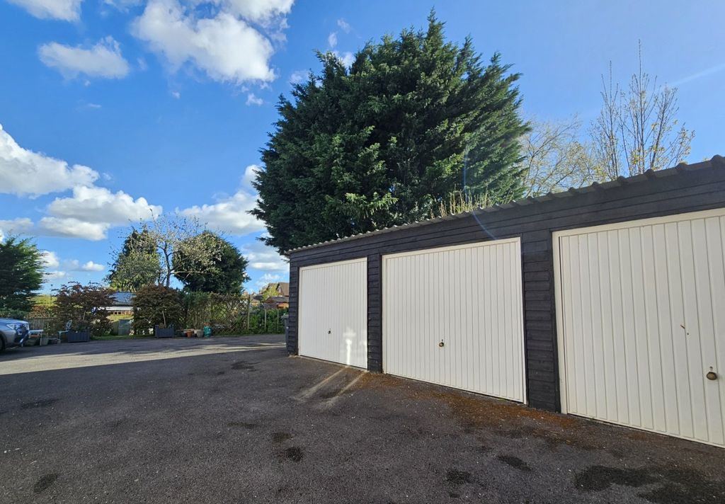 Additional image 9 of 2 bed flat for saleBourne Avenue, Salisbury, Wiltshire SP1