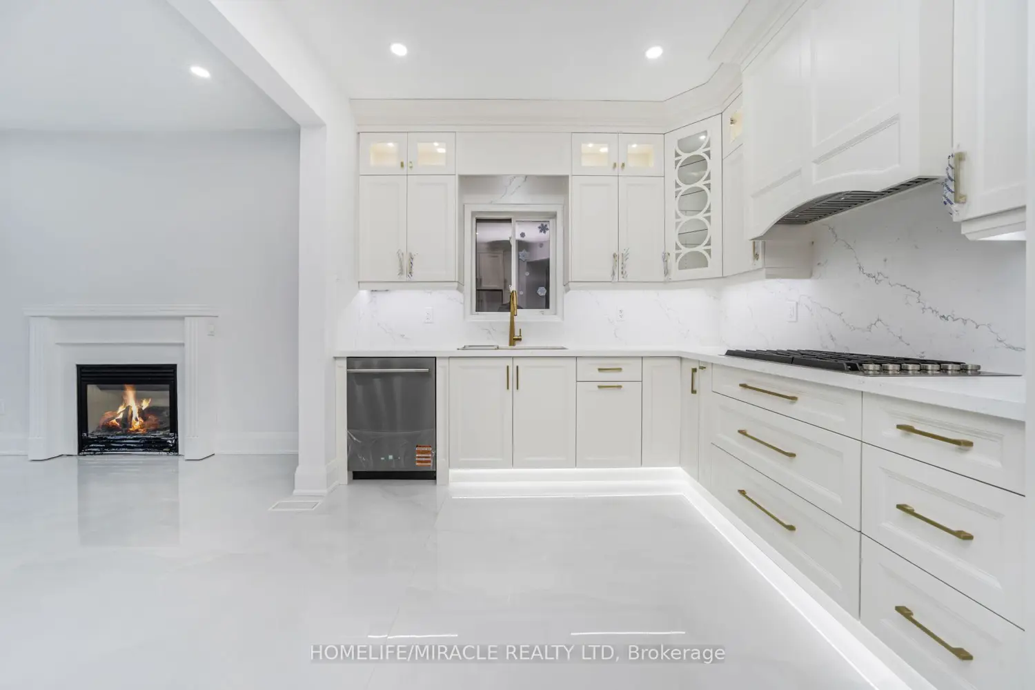 18 Dawes Road photo 3