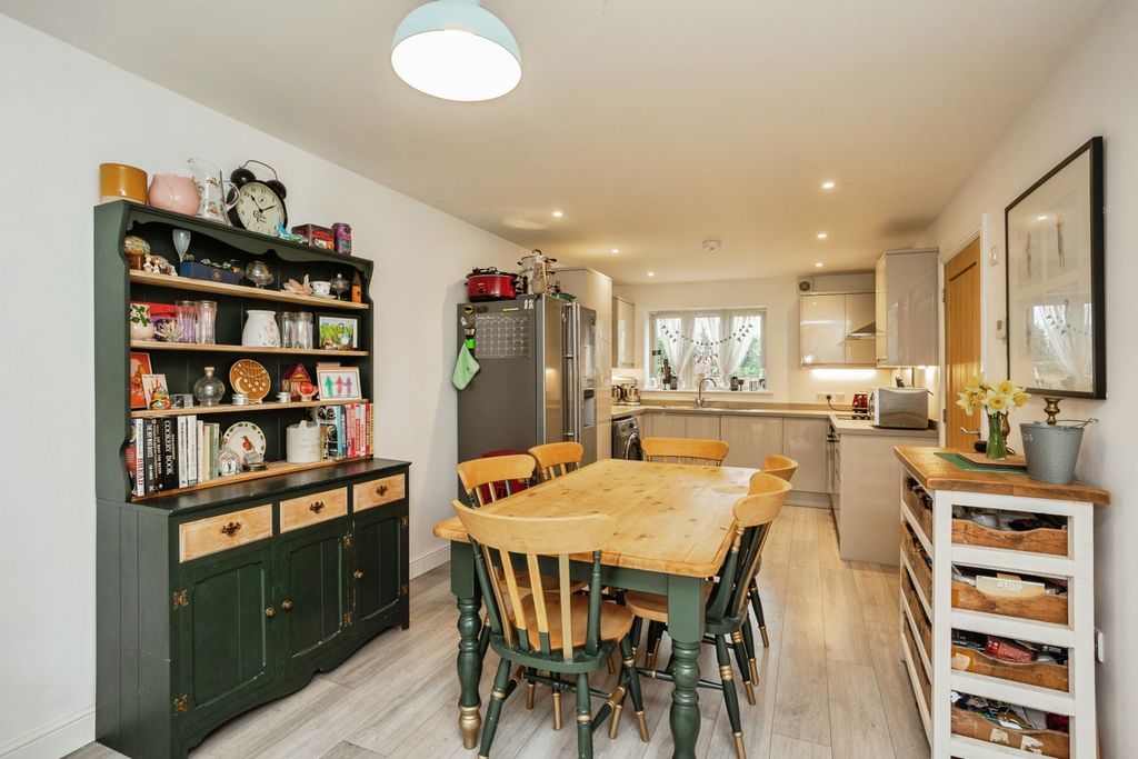 3 bed terraced house for saleThe Paddock, Melton Mowbray LE14 photo 5