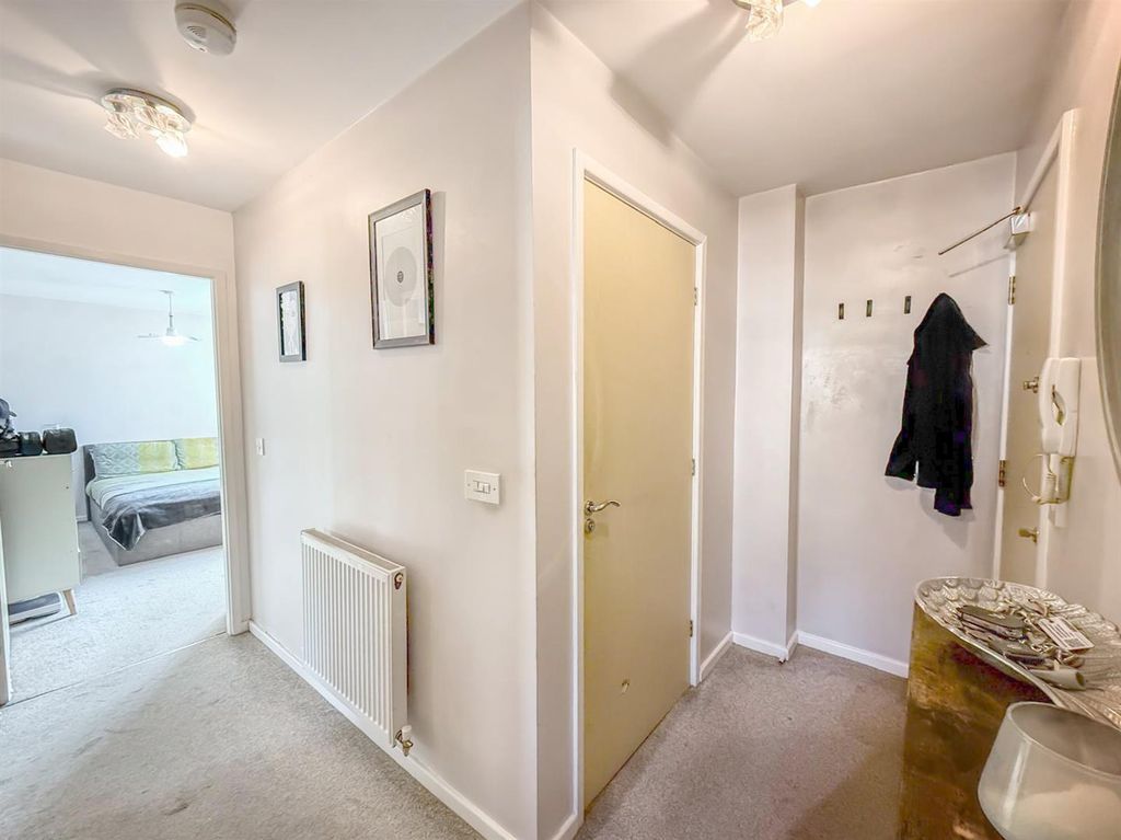 Additional image 5 of 2 bed flat for saleWyatville Avenue, Buxton SK17