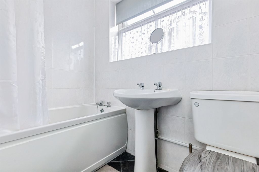 Additional image 16 of 3 bed semi-detached house for saleTroon Close, Stamford PE9