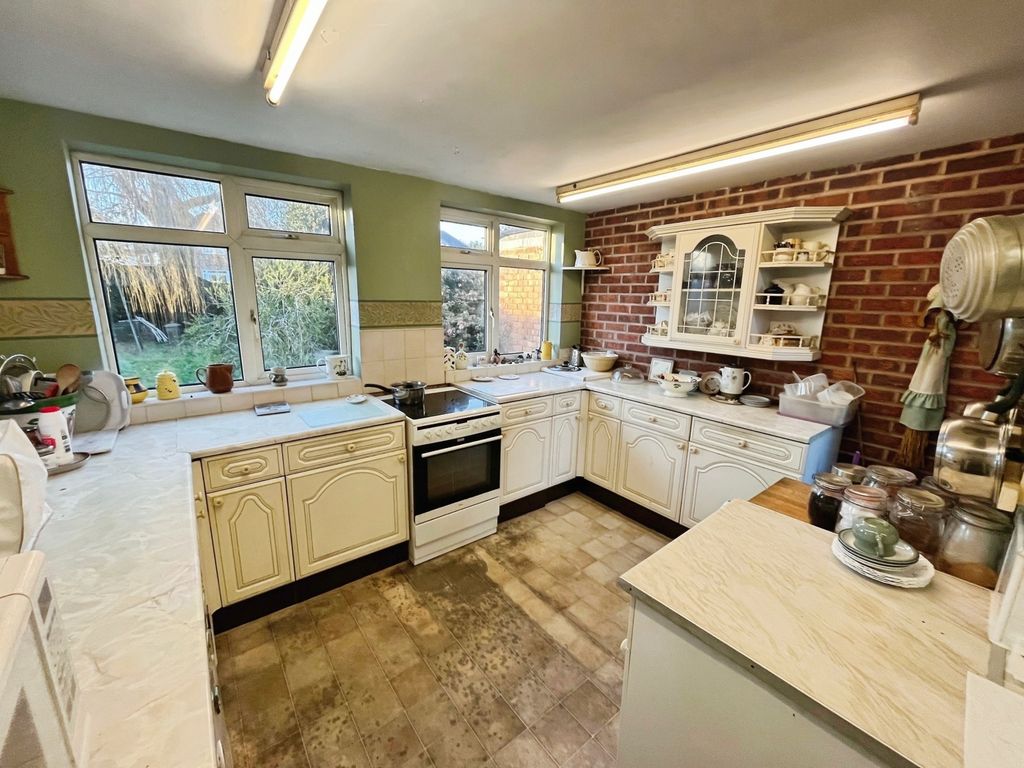 Additional image 13 of 3 bed semi-detached house for saleNarborough Road South, Leicester, Leicestershire LE3