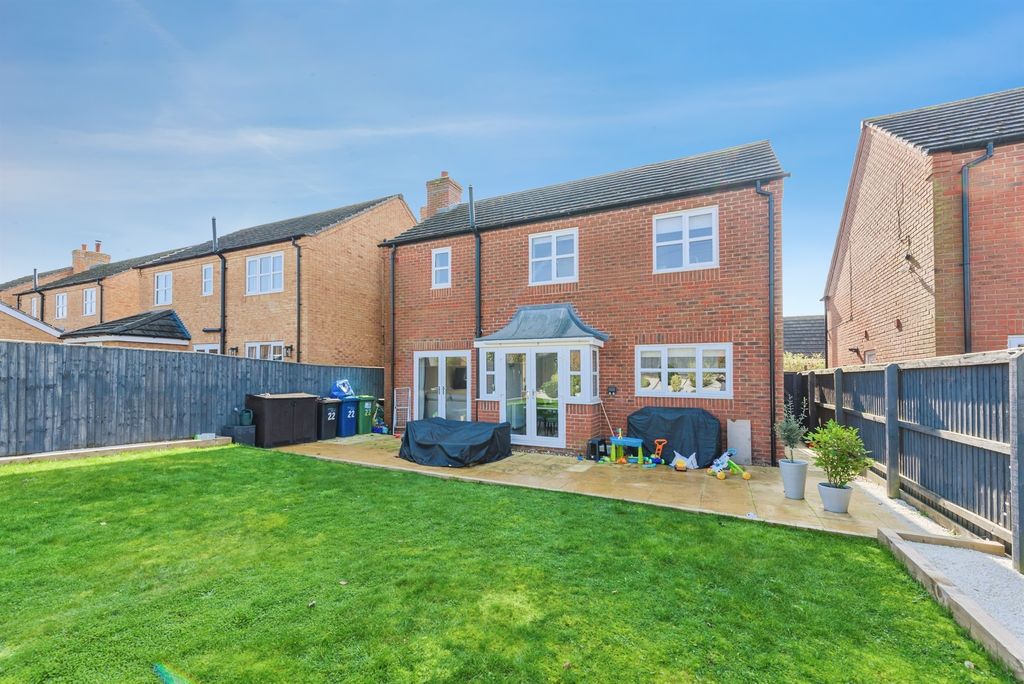 Additional image 20 of 4 bed detached house for saleCroft Close, Two Gates, Tamworth B77