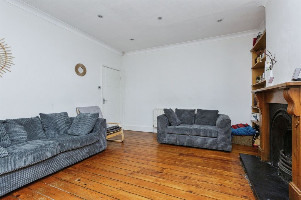 Additional image 3 of 4 bed semi-detached house for saleSpencefield Lane, Leicester LE5